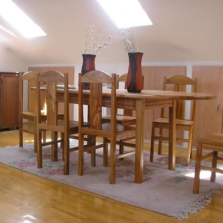 Appartement Suncano Potkrovje U Centru à Skopje Extérieur photo
