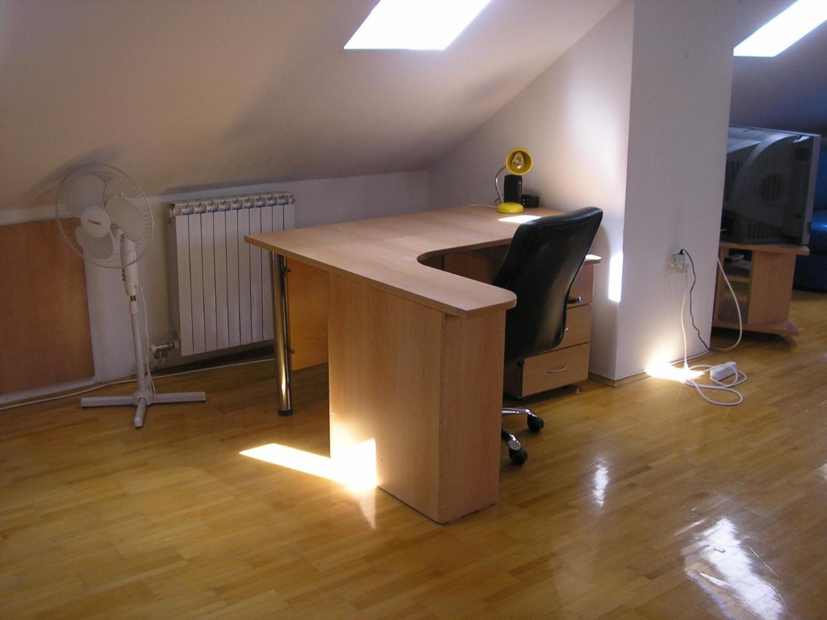 Appartement Suncano Potkrovje U Centru à Skopje Extérieur photo